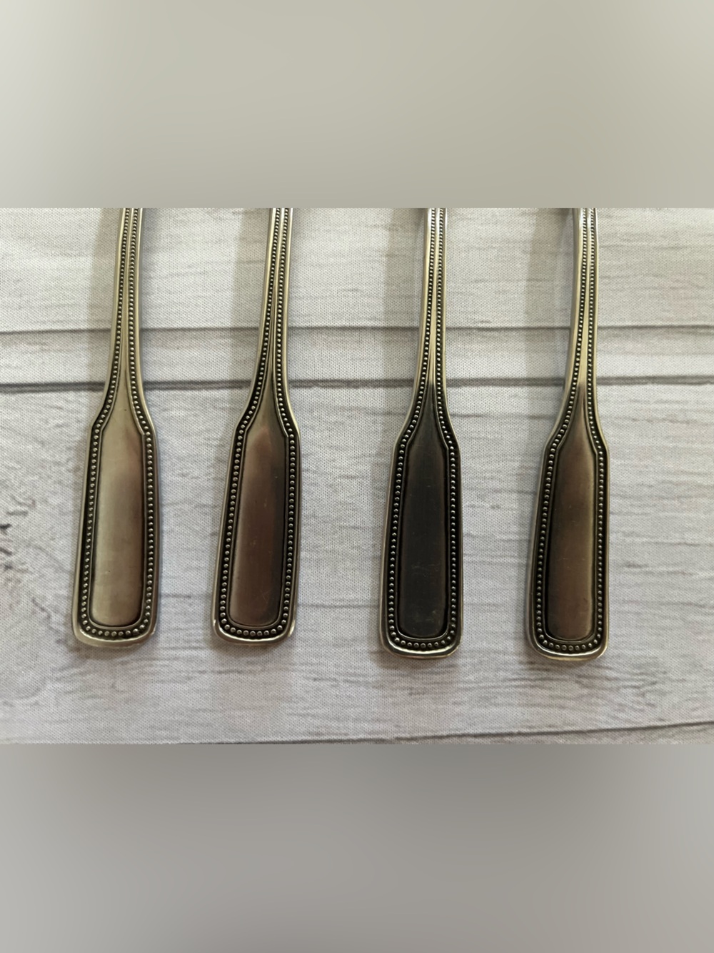 One set of 4 vintage Salem 1776 stainless steel beaded edge dinner forks. - Picture 6 of 9